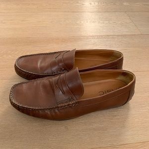 a. Testoni Basic Leather Loafers - Brown, Size 9